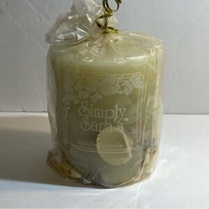 Simply Sara’s Scented Candle Pear Scent Shell Filled 13.5oz